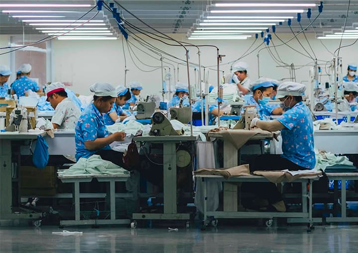 小ロット生産を可能にする、自社縫製工場